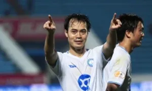 Nguyễn Văn Toàn lần đầu ghi cú đúp cho Nam Định